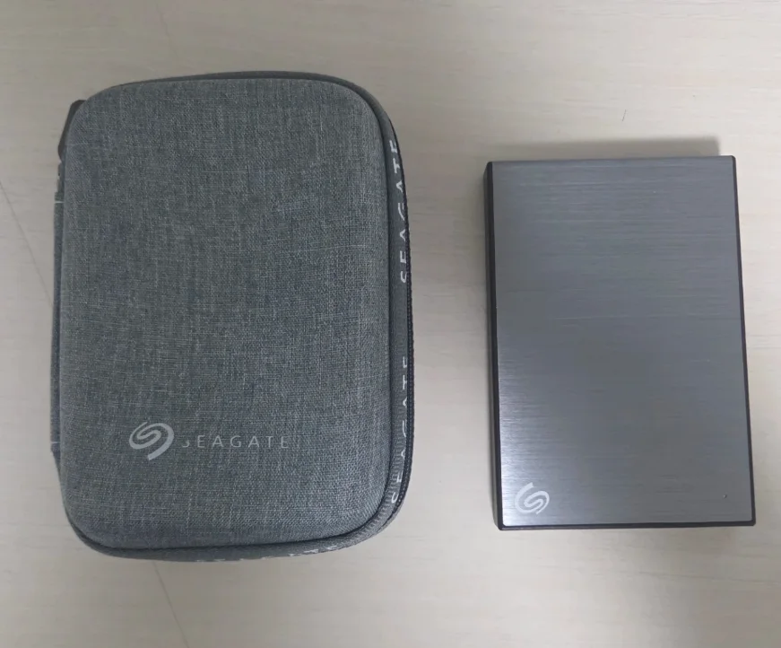 경기 광주 초월에서 접수된 Seagate 외장하드 본체와 보관 파우치